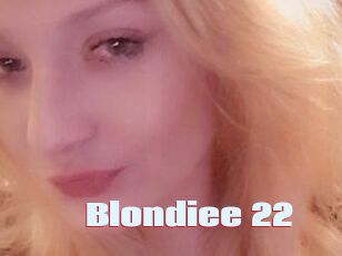 Blondiee_22