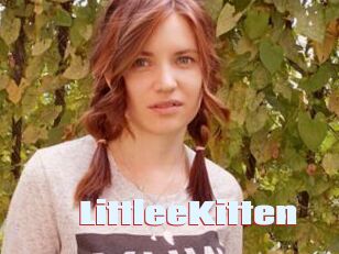 LittleeKitten Anal Open
