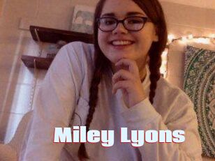 Miley_Lyons