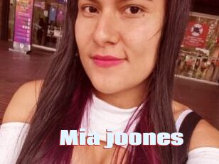 Mia_joones