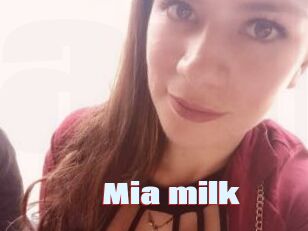 Mia_milk