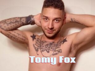 Tomy_Fox